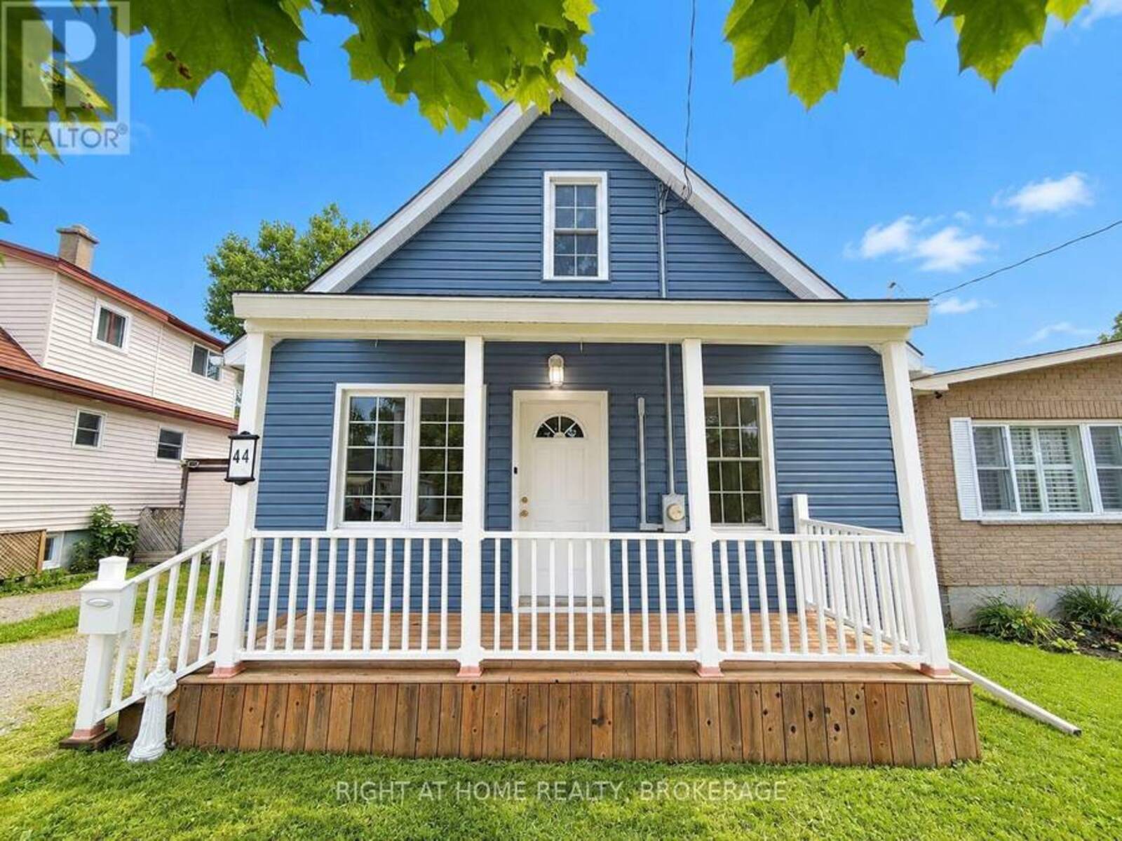 44 CUMMING STREET, St. Catharines, Ontario L2S 1H9