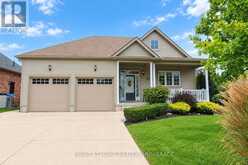 40 STORNOWAY CRESCENT N | Huron East Ontario | Slide Image Two