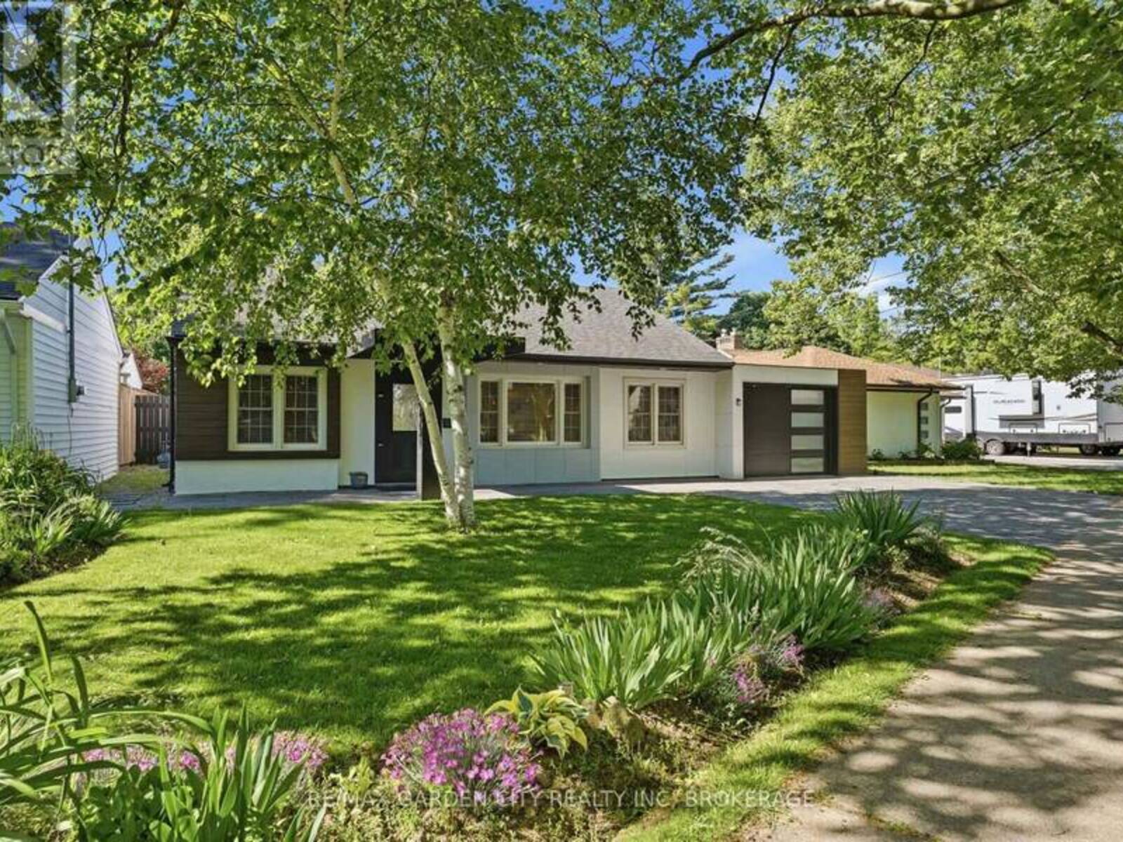 50 BEAMER AVENUE, St. Catharines, Ontario L2M 2L3