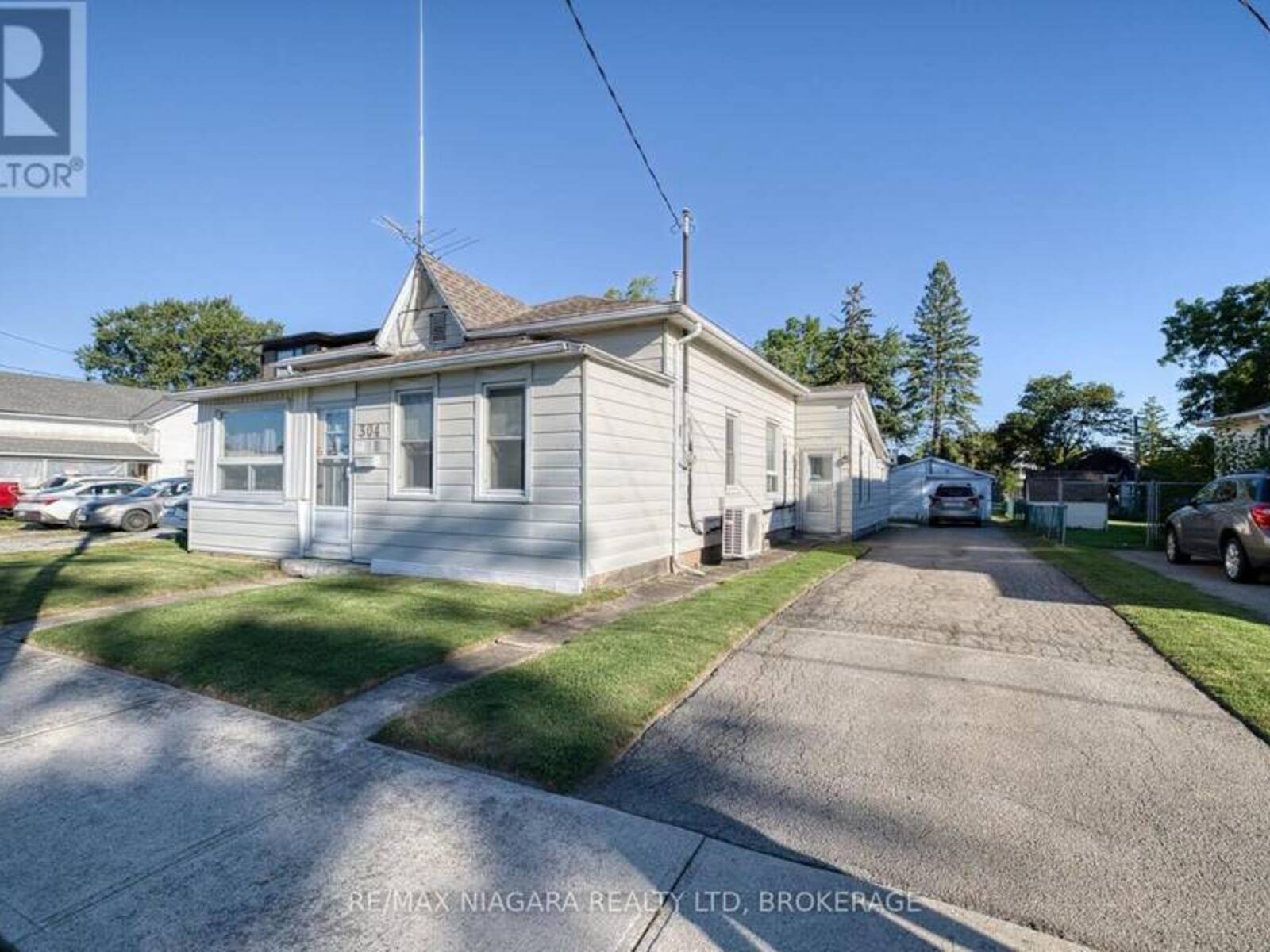 304 JARVIS STREET, Fort Erie, Ontario L2A 2S8