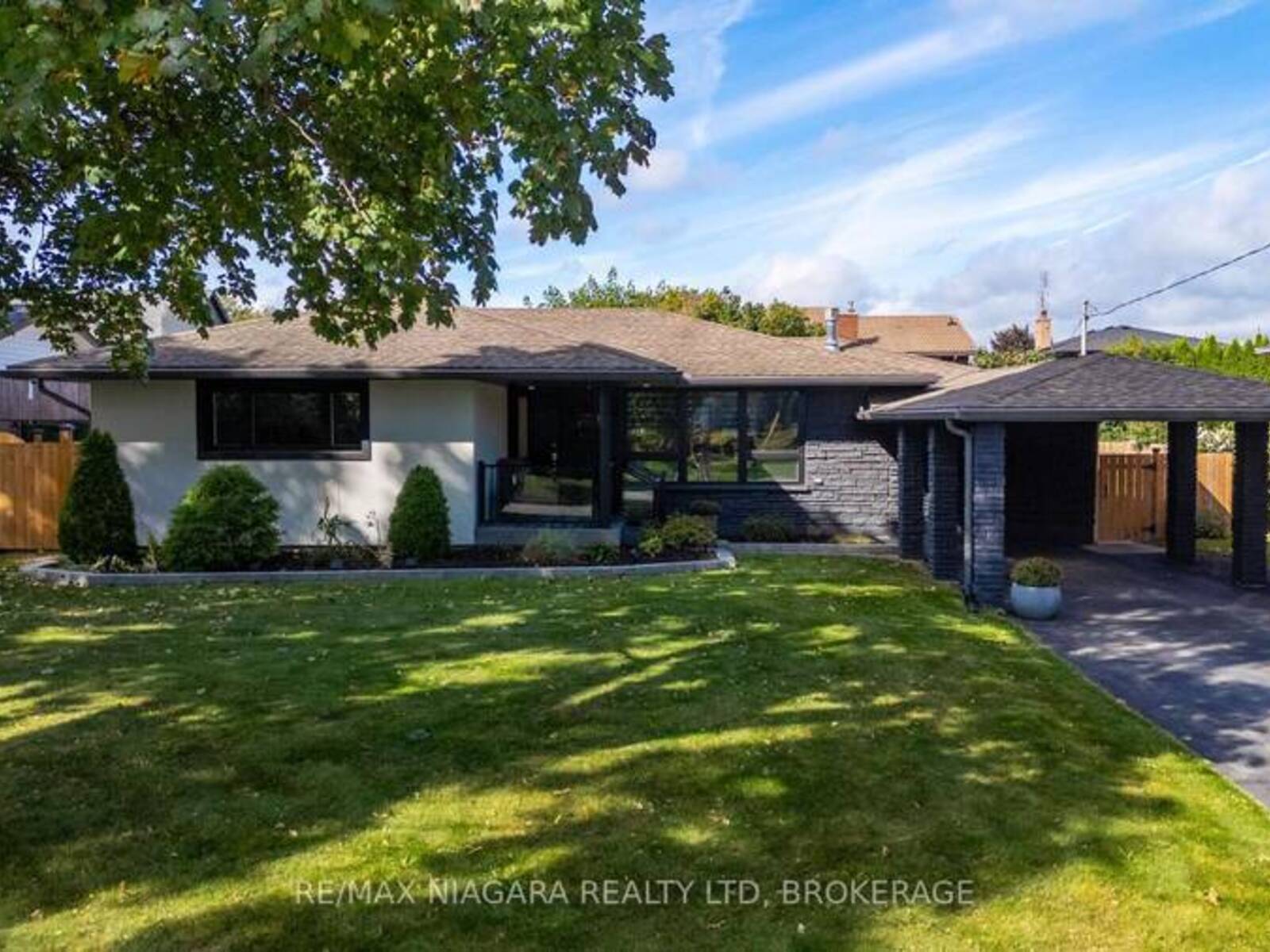 9 BISHOPS ROAD, St. Catharines, Ontario L2M 1T8