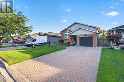 7802 SABINE DRIVE | Niagara Falls Ontario | Slide Image One