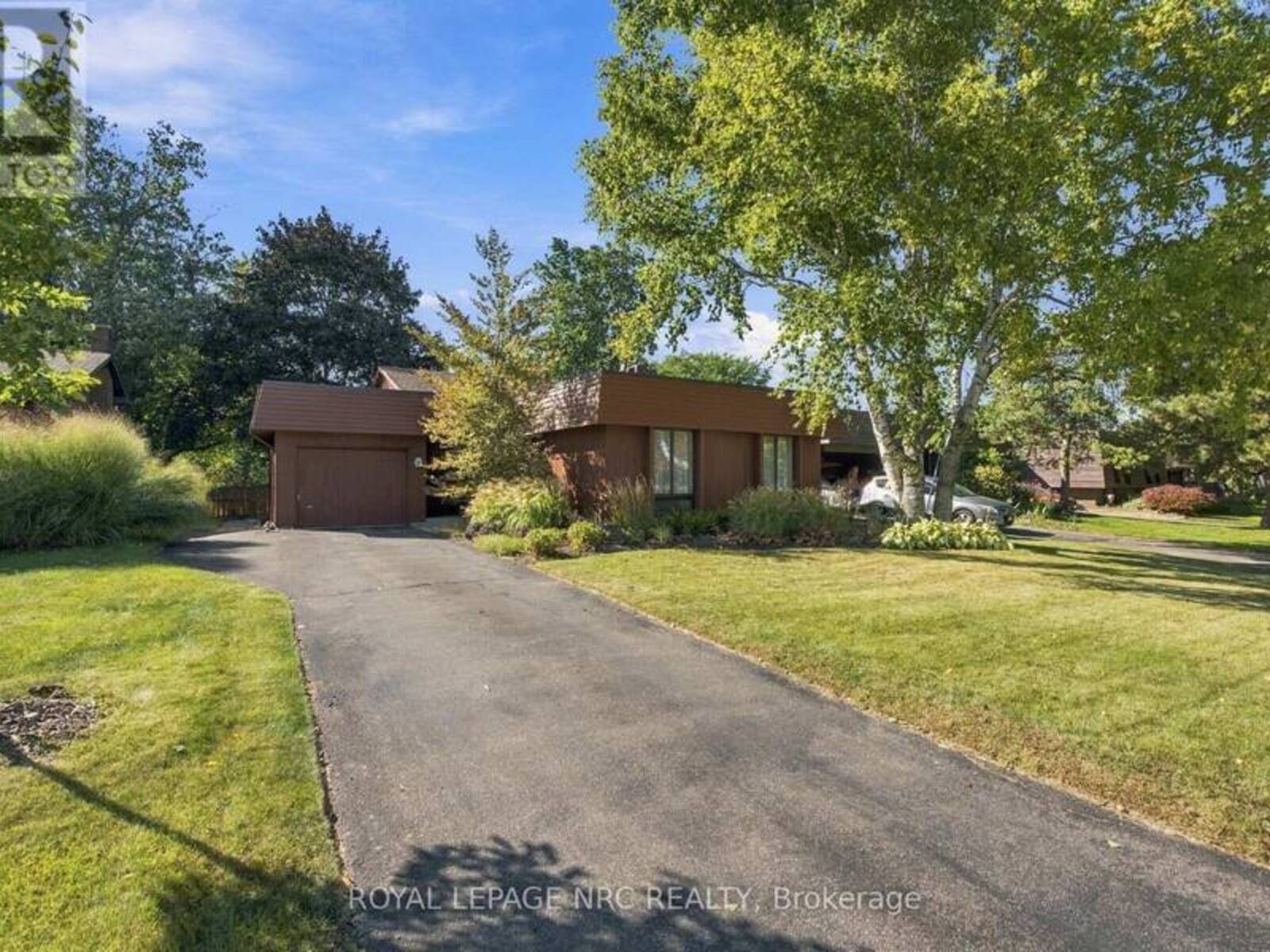 28 THE CEDARS STREET, St. Catharines, Ontario L2M 2M8