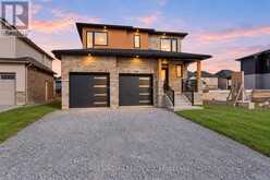 6136 CURLIN CRESCENT | Niagara Falls Ontario | Slide Image Two