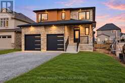 6136 CURLIN CRESCENT | Niagara Falls Ontario | Slide Image Three