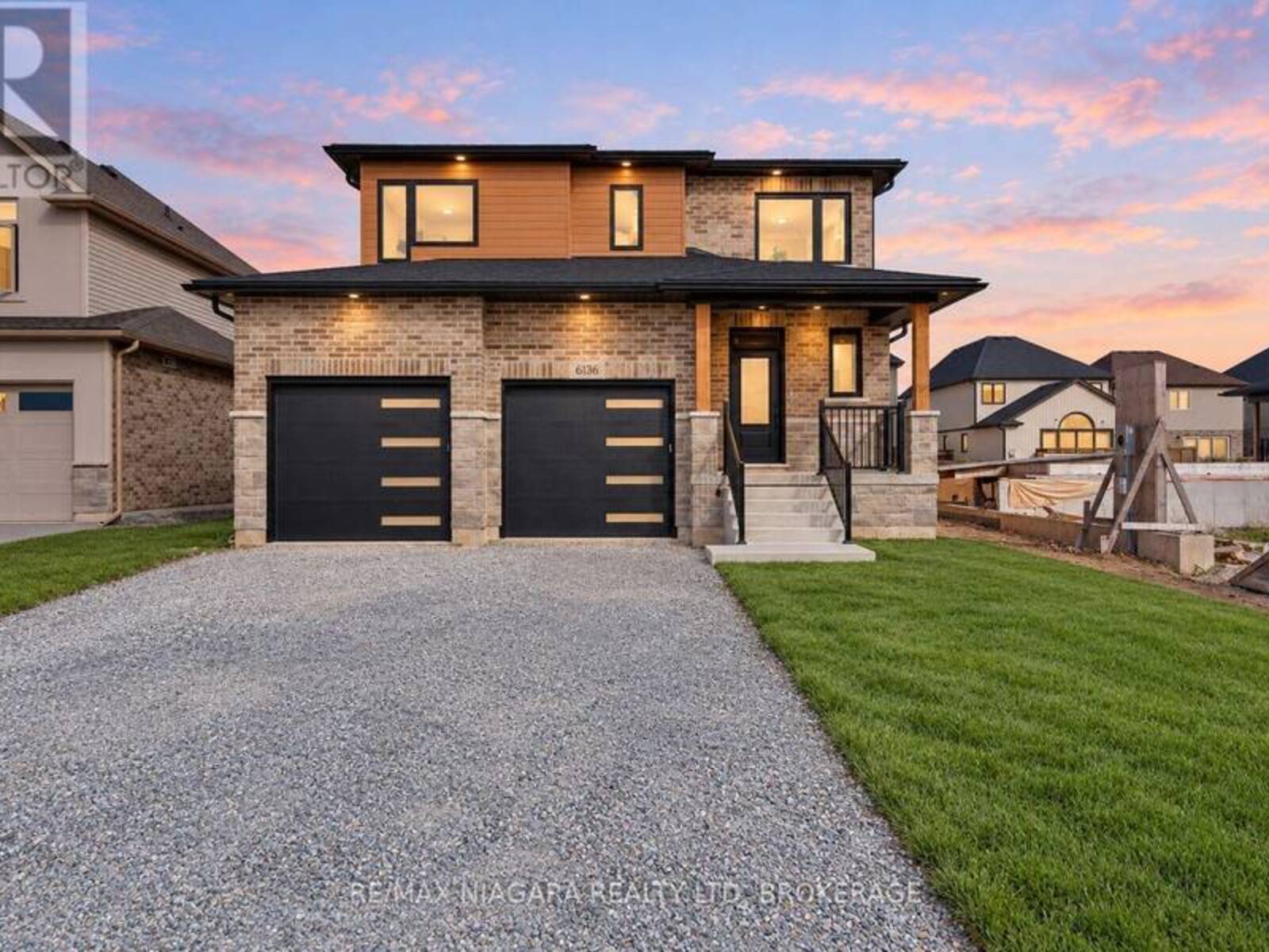 6136 CURLIN CRESCENT, Niagara Falls, Ontario L2H 3W8