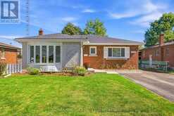 7771 WILSON CRESCENT | Niagara Falls Ontario | Slide Image Three