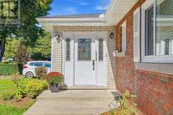 7771 WILSON CRESCENT | Niagara Falls Ontario | Slide Image Four