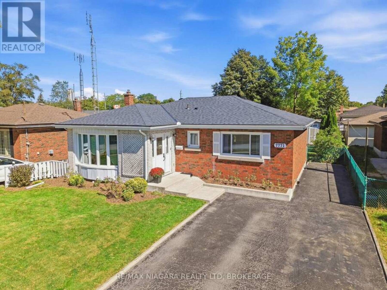 7771 WILSON CRESCENT, Niagara Falls, Ontario L2G 4S6