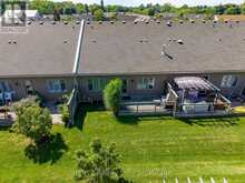 38 SANDALWOOD COMMON | St. Catharines Ontario | Slide Image Thirty-three