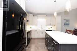 38 SANDALWOOD COMMON | St. Catharines Ontario | Slide Image Nine