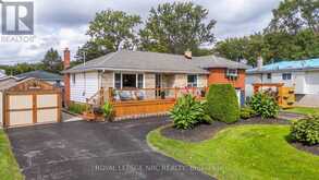8031 WATSON STREET | Niagara Falls Ontario | Slide Image Four