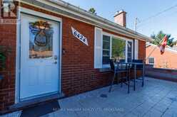 6424 CORWIN CRESCENT | Niagara Falls Ontario | Slide Image Two