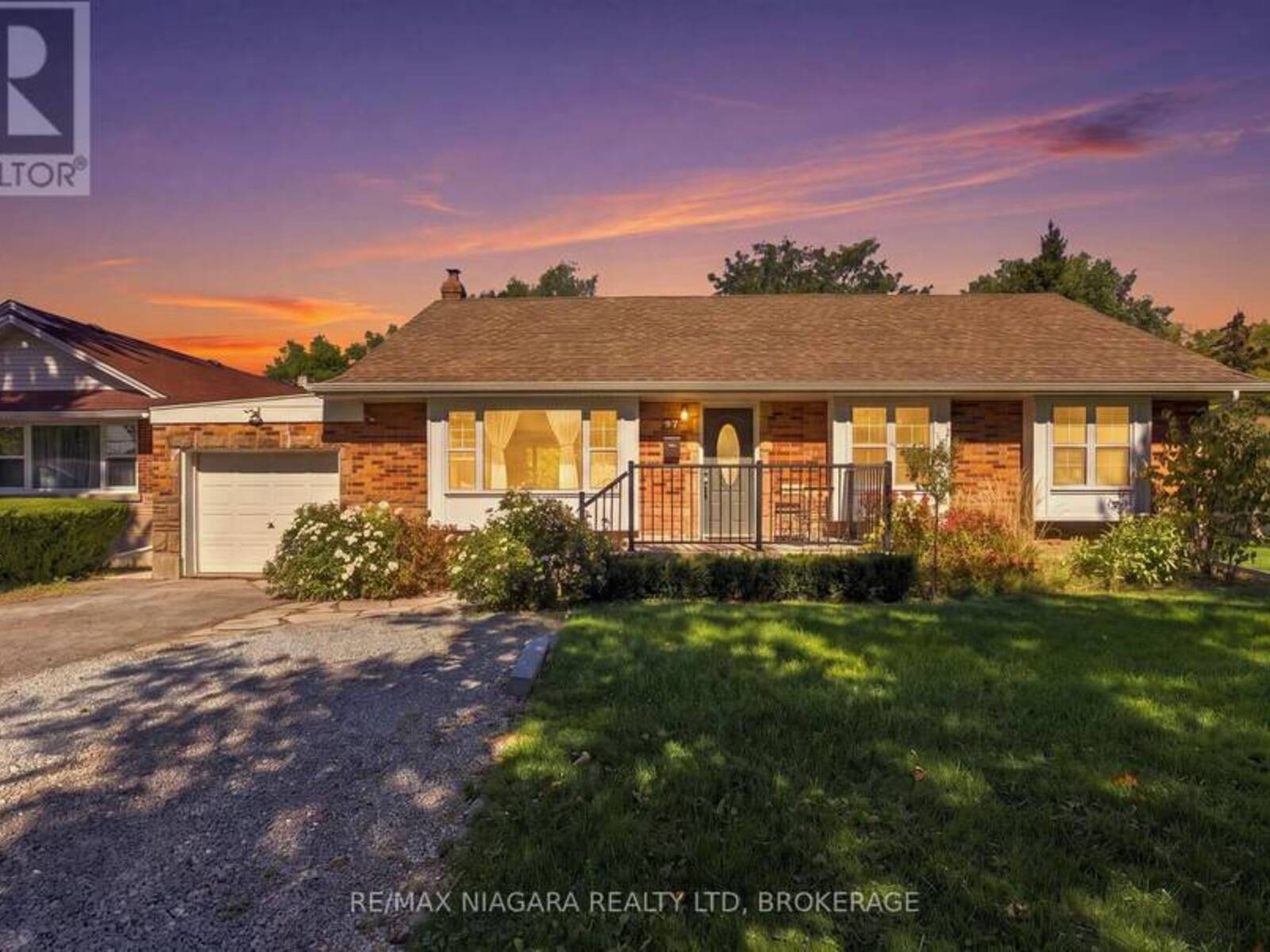 97 GLENDALE AVENUE, St. Catharines, Ontario L2T 2J4