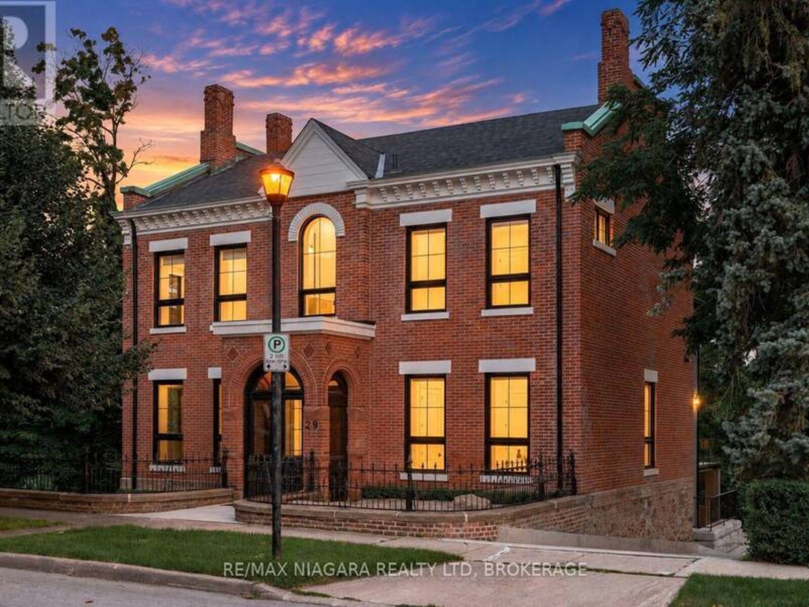 29 YATES STREET, St. Catharines, Ontario L2R 5R3