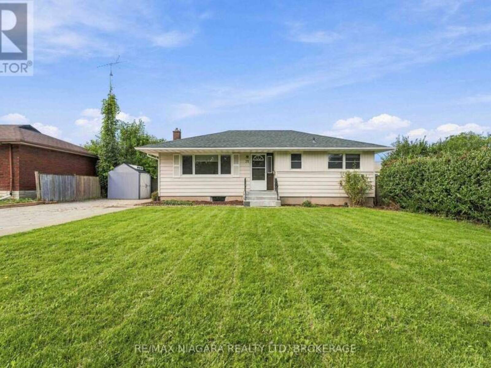 29 GLENGARRY ROAD, St. Catharines, Ontario L2T 2T9