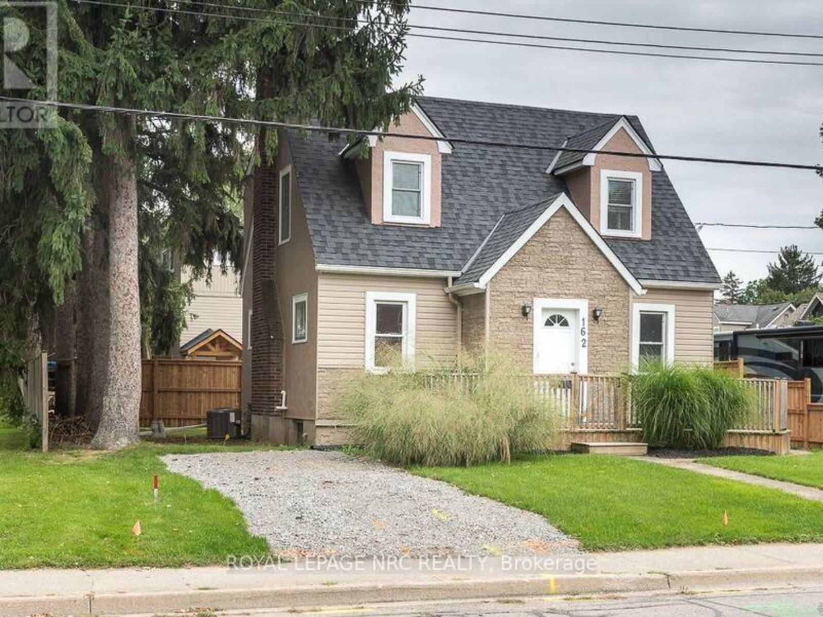 162 AQUEDUCT STREET, Welland, Ontario L3C 1C4