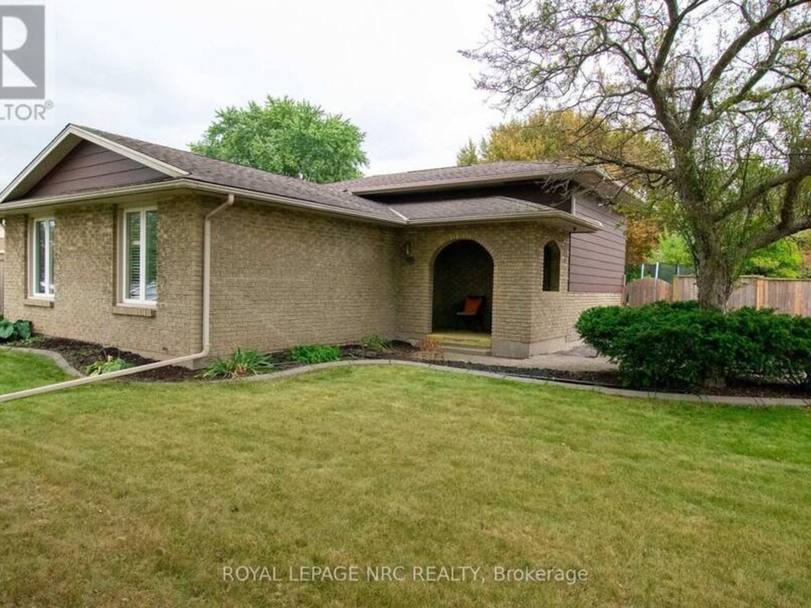 46 TRELAWN PARKWAY, Welland, Ontario L3C 1W5