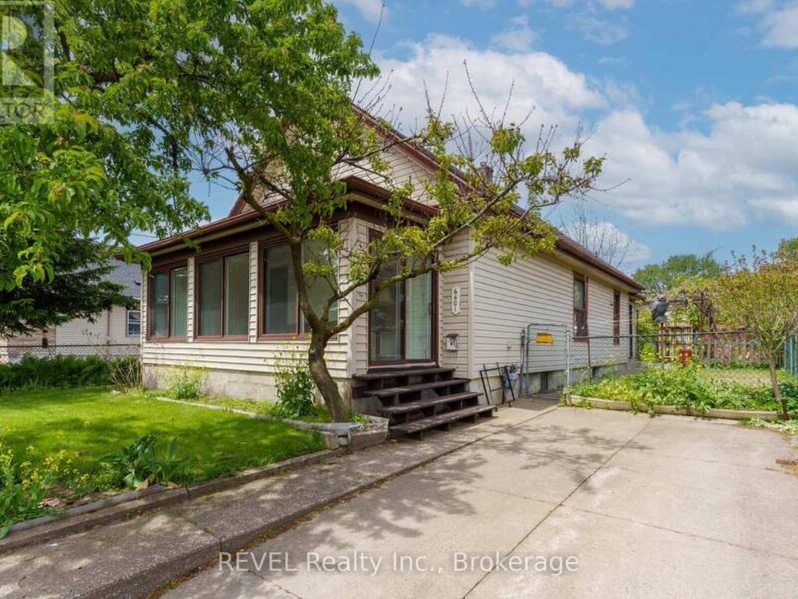 6401 TAYLOR STREET, Niagara Falls, Ontario L2G 2E9
