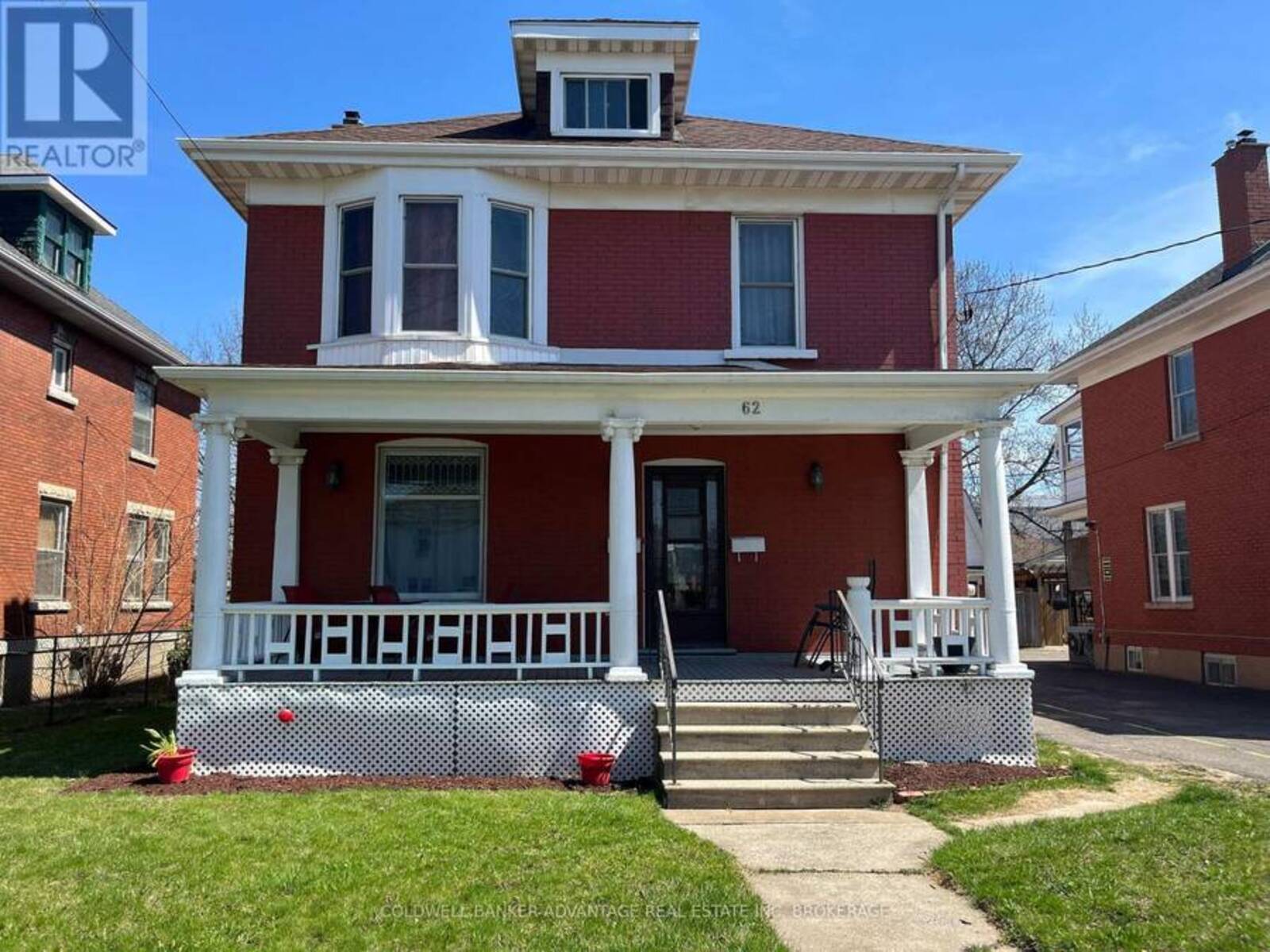 62 BURGAR STREET, Welland, Ontario L3B 2S8