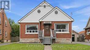 63 LYONS AVENUE | Welland Ontario | Slide Image Three