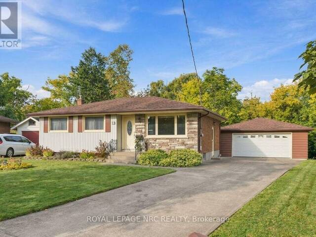 13 HARDWOOD GROVE St. Catharines Ontario, L2P 1K3 - 3 Bedrooms Home For Sale