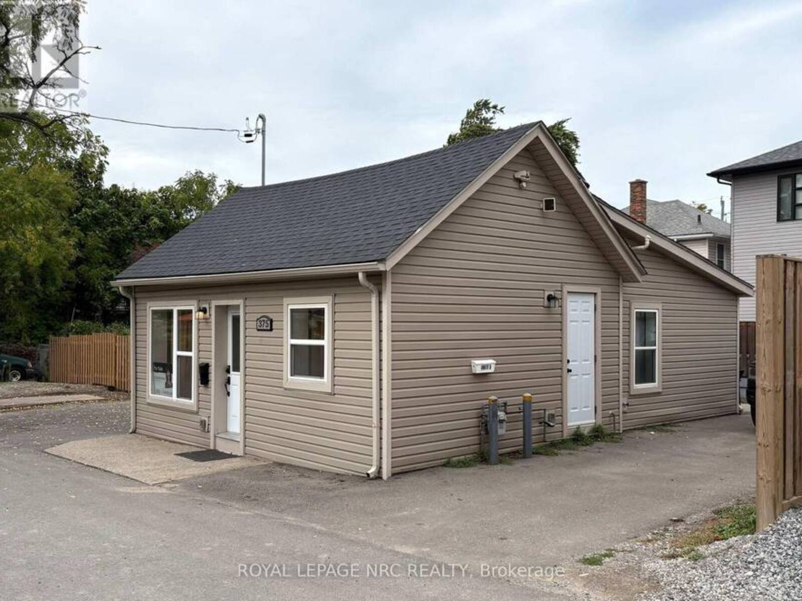 375 ALMOND LANE, St. Catharines, Ontario L2T 1B9