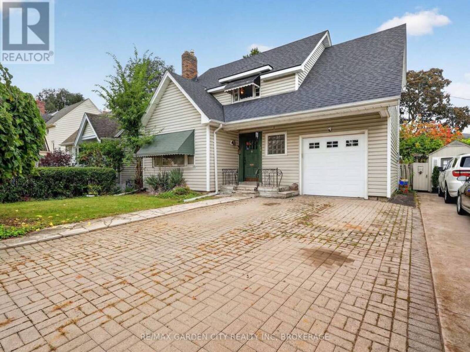 136 HIGHLAND AVENUE, St. Catharines, Ontario L2R 4J4
