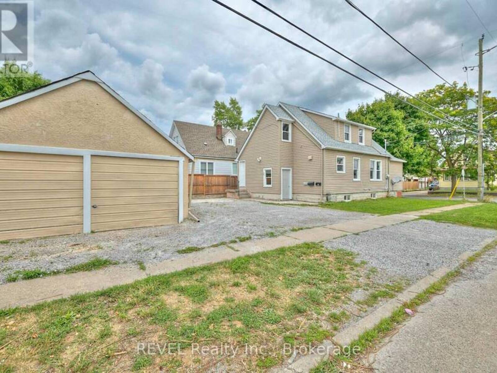 43 COSBY AVENUE, St. Catharines, Ontario L2M 5R7