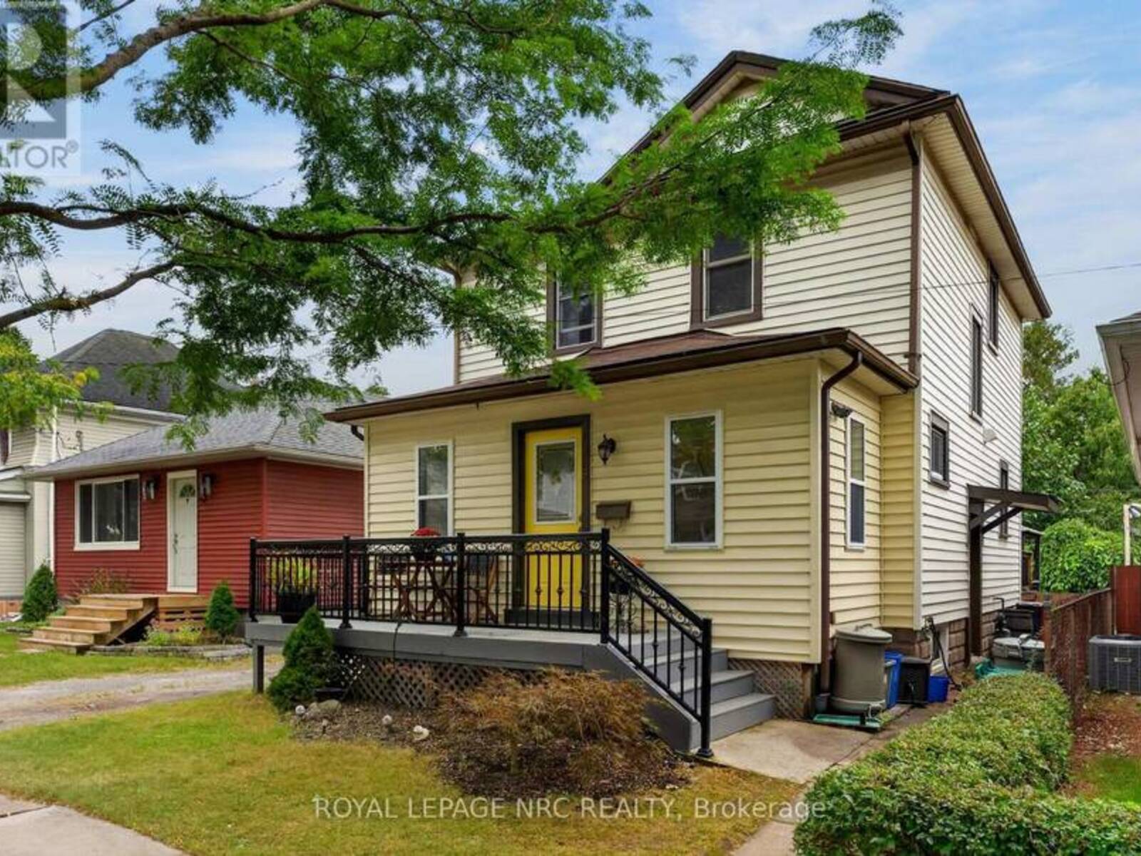 9 MARMORA STREET, St. Catharines, Ontario L2P 3B9