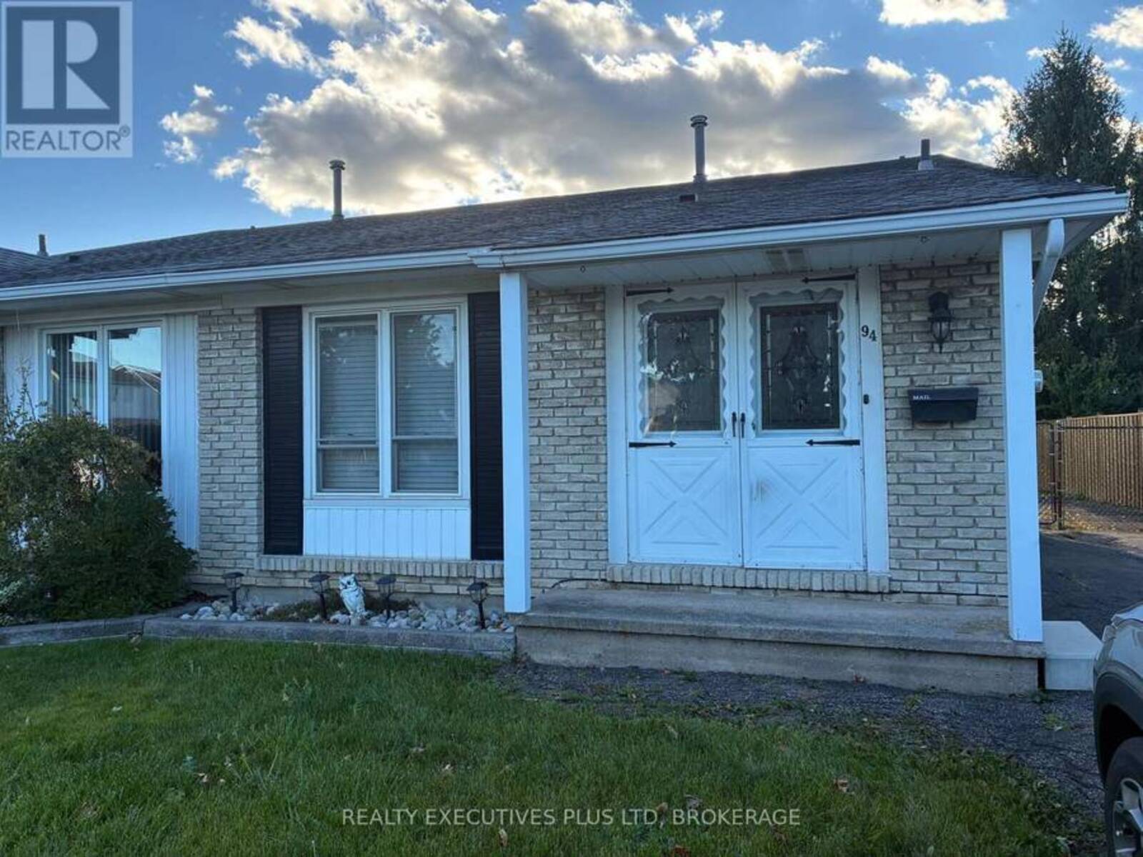94 CARRIAGE ROAD, St. Catharines, Ontario L2P 3S8