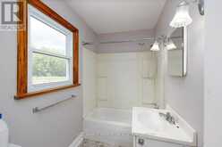 18 PIETZ AVENUE | Welland Ontario | Slide Image Thirteen
