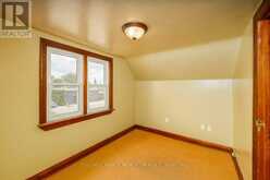 18 PIETZ AVENUE | Welland Ontario | Slide Image Fifteen