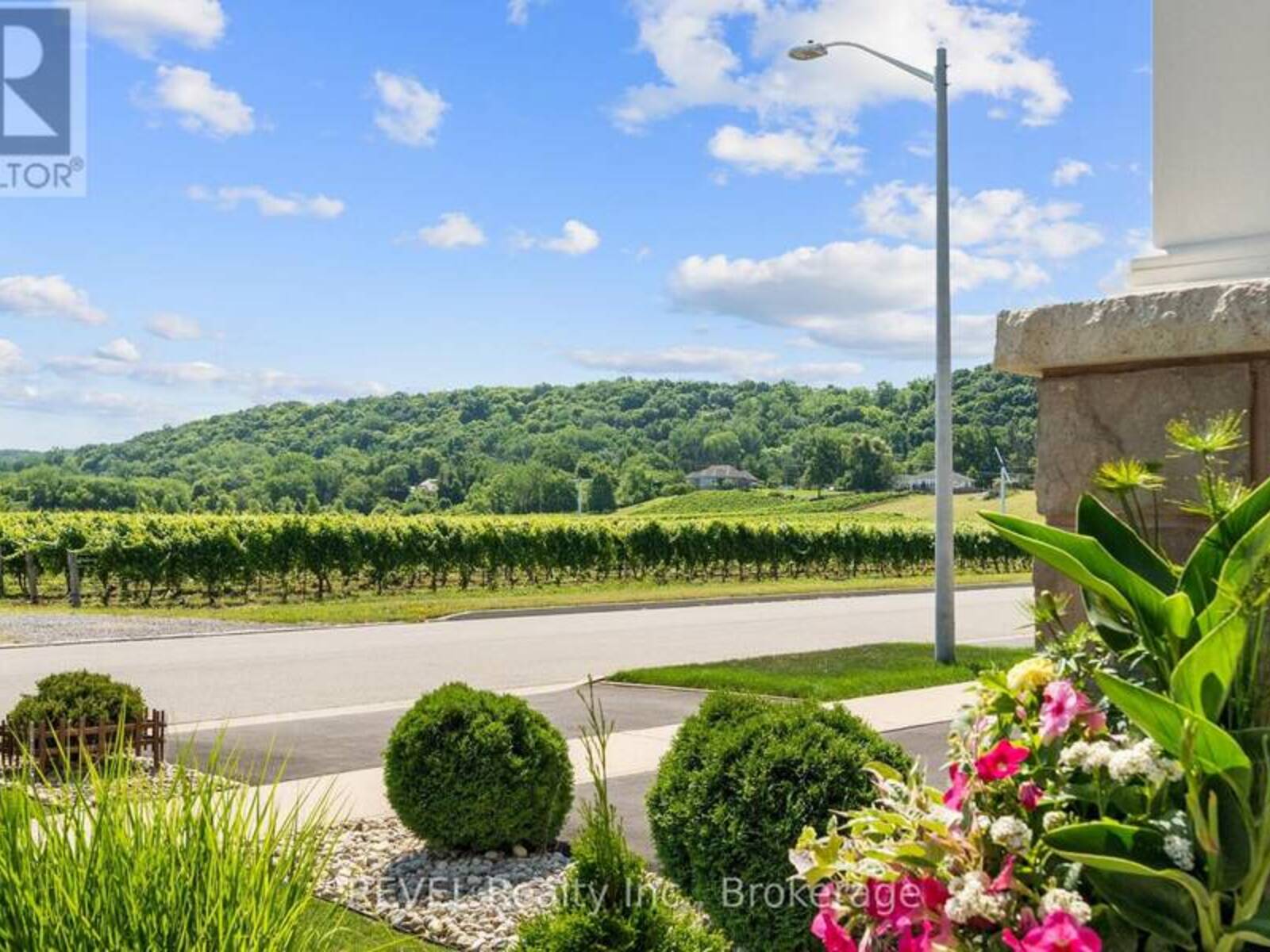 316 CONCESSION 3 ROAD, Niagara-on-the-Lake, Ontario L0S 1J1