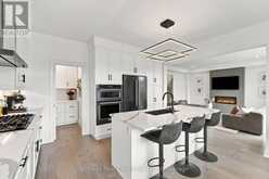 136 SUSAN DRIVE | Fonthill Ontario | Slide Image Eight