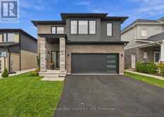 136 SUSAN DRIVE | Fonthill Ontario | Slide Image One