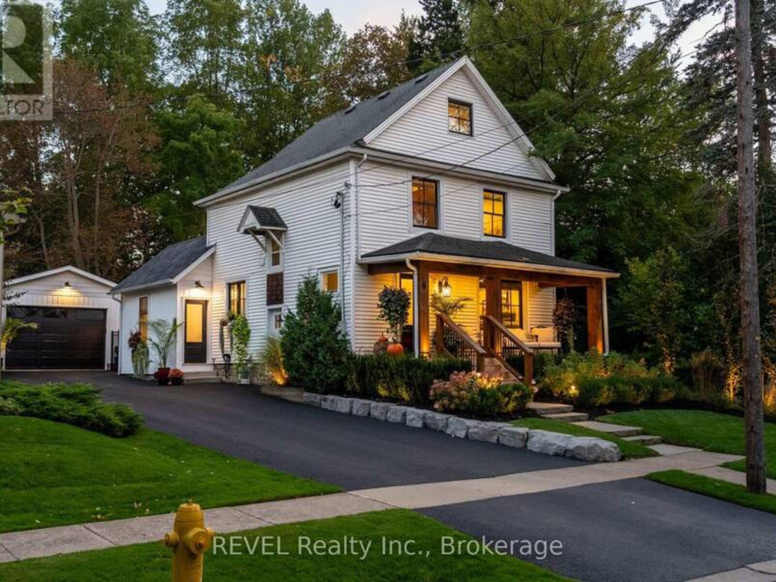 6 ELM AVENUE, Fonthill, Ontario L0S 1E3