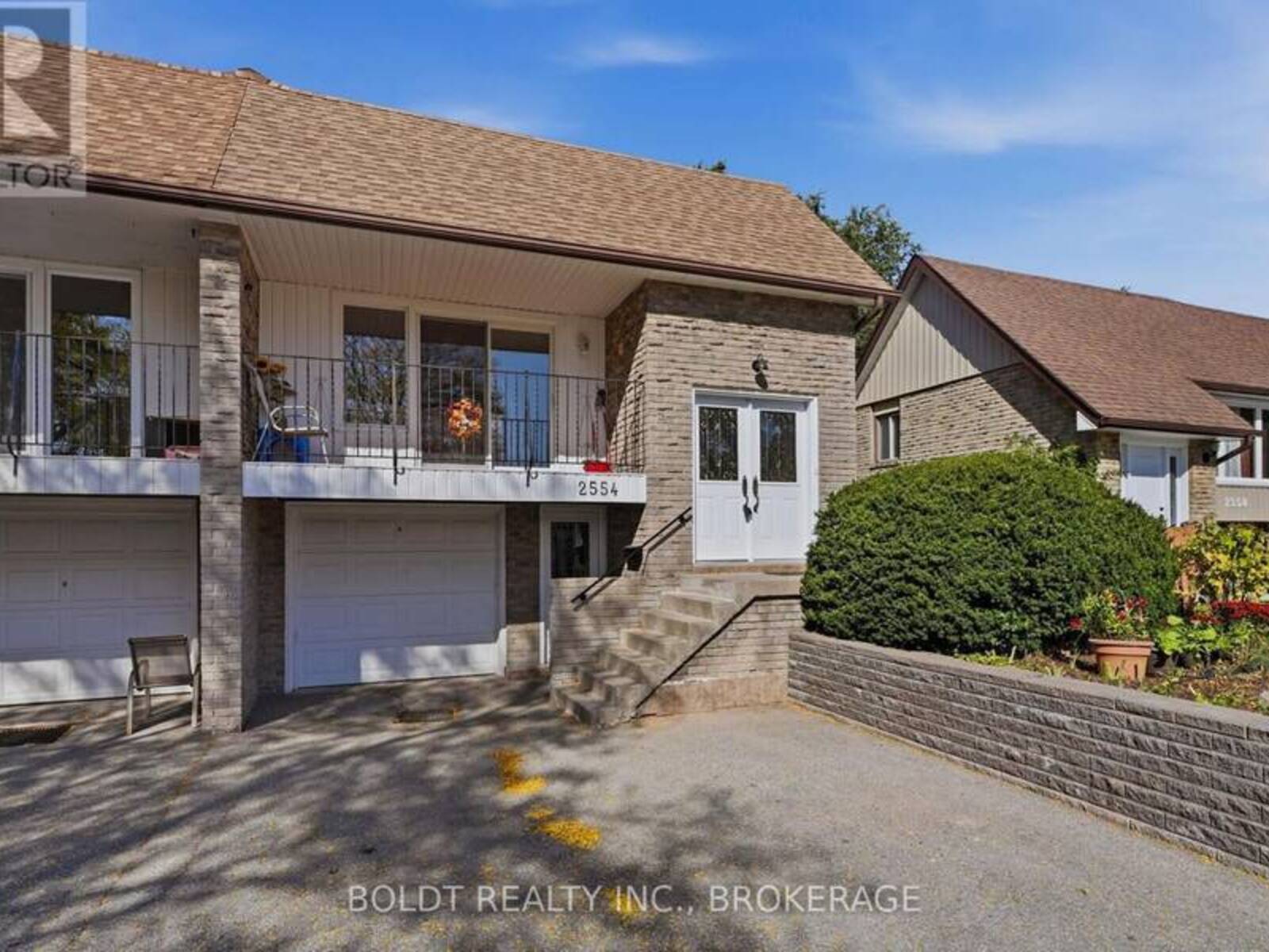 2554 COBBINSHAW CIRCLE, Mississauga, Ontario L5N 2G3