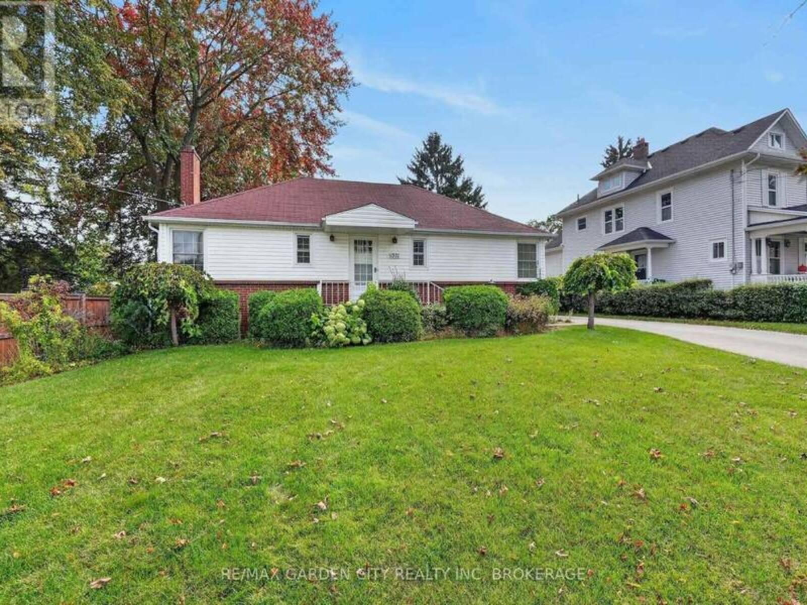 1571 PELHAM STREET, Fonthill, Ontario L0S 1E3
