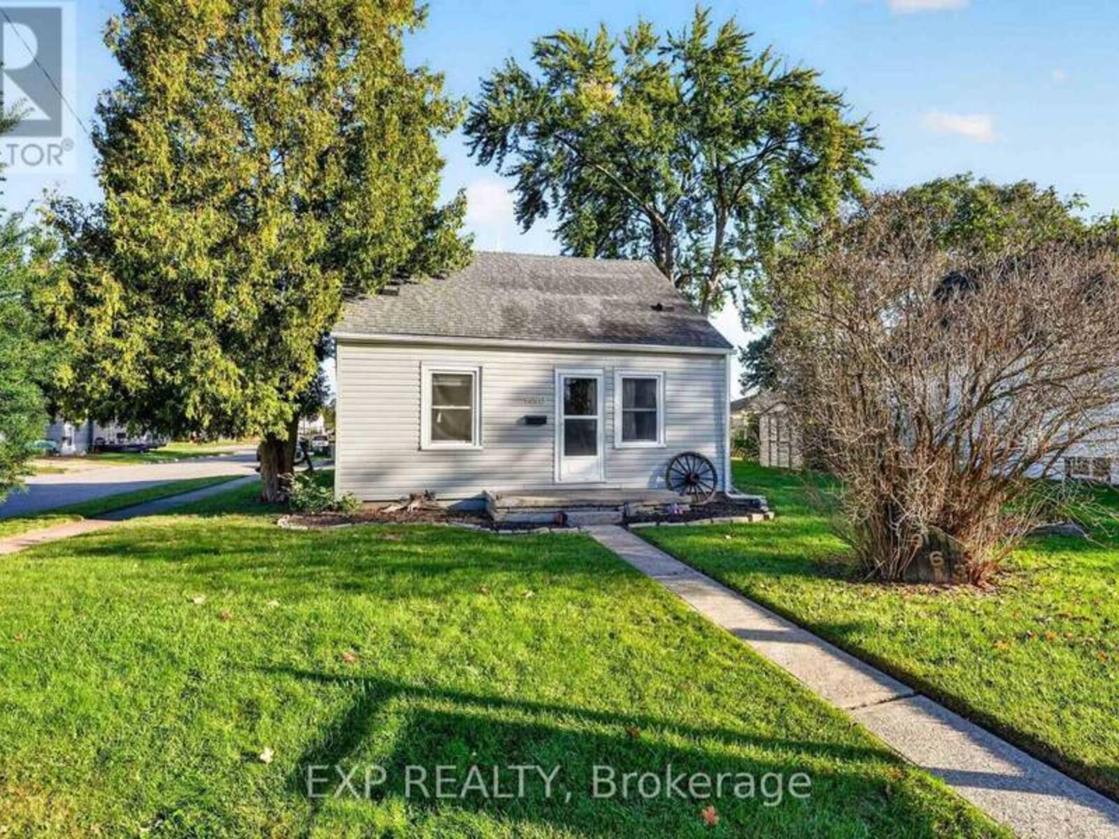 6063 CADHAM STREET, Niagara Falls, Ontario L2G 3A2
