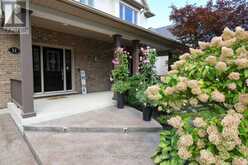 12 POWER GLEN ROAD | St. Catharines Ontario | Slide Image Three