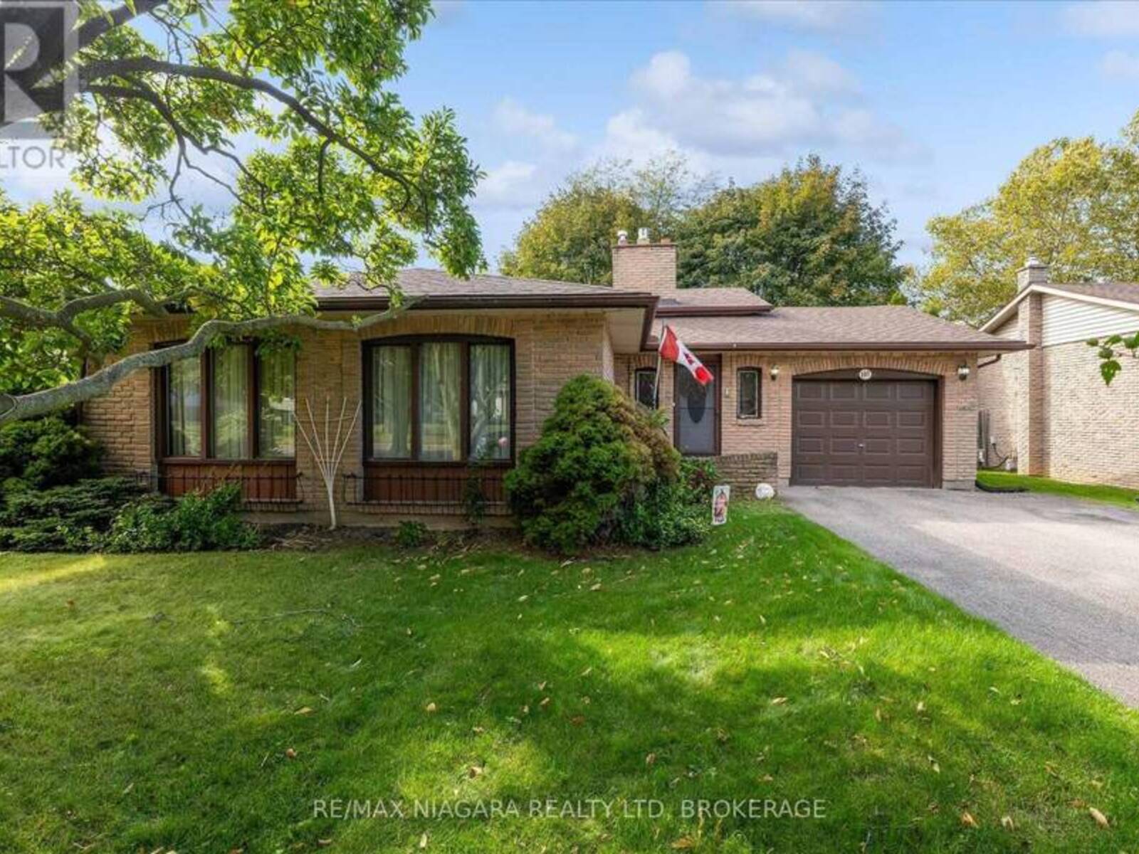 107 GLENAYR PLACE, Welland, Ontario L3C 3M6