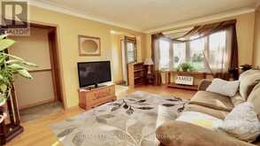7030 WHITMAN AVENUE | Niagara Falls Ontario | Slide Image Six