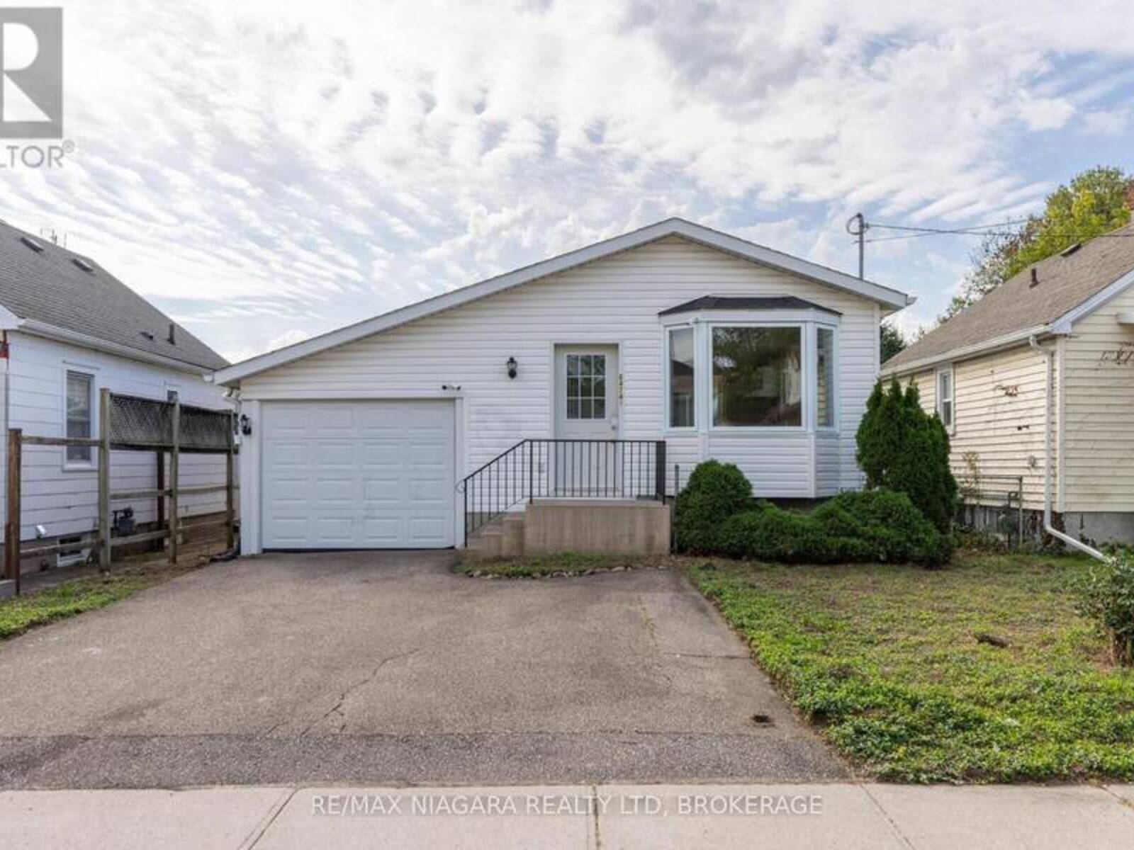 6474 TAYLOR STREET, Niagara Falls, Ontario L2G 2G1