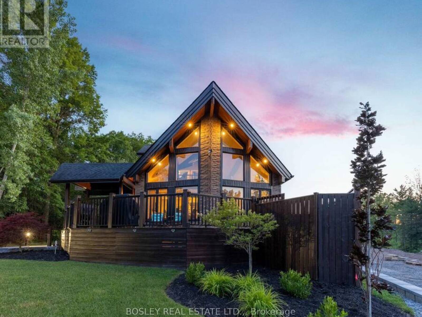 4949 LYON'S PARKWAY, Niagara Falls, Ontario L2E 6S6