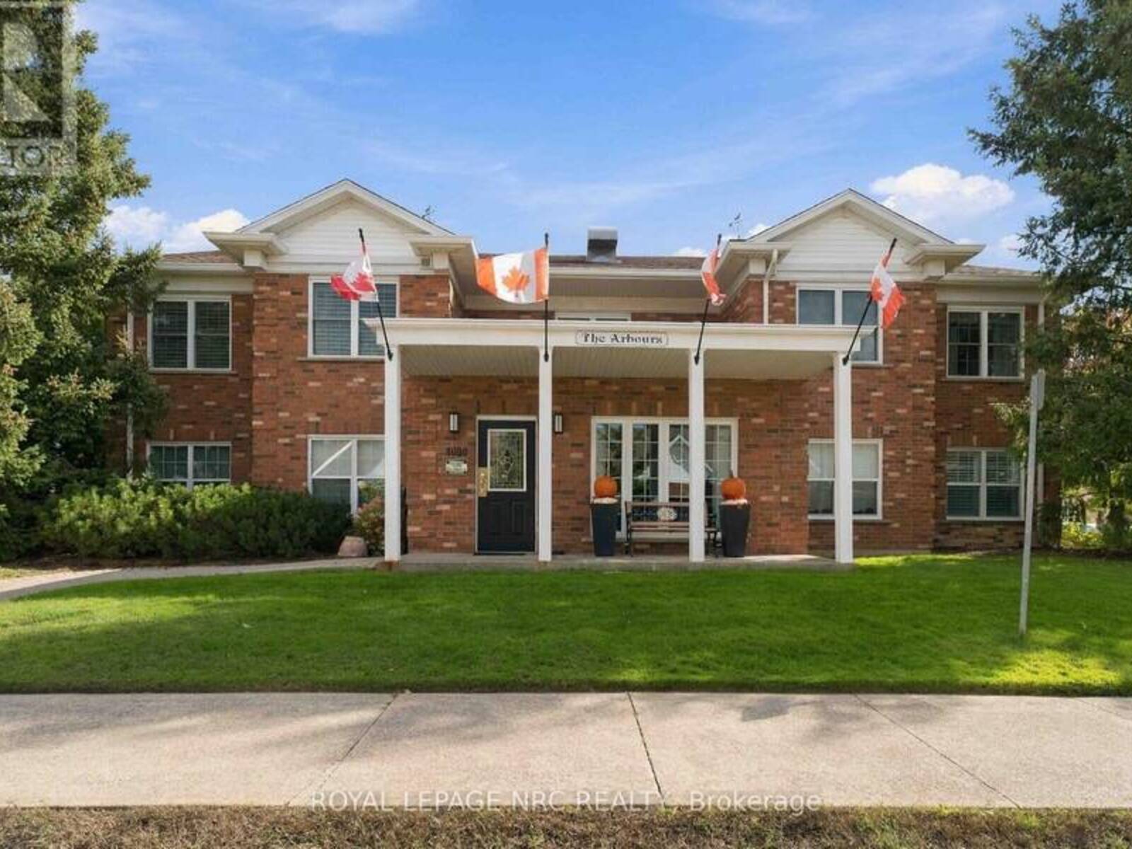 104 - 4090 JOHN CHARLES BOULEVARD, Lincoln, Ontario L0R 2C0