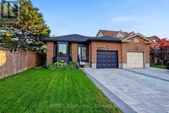 3370 CARDINAL DRIVE | Niagara Falls Ontario | Slide Image Three