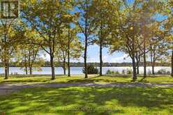 9985 NIAGARA RIVER PARKWAY | Niagara Falls Ontario | Slide Image Three
