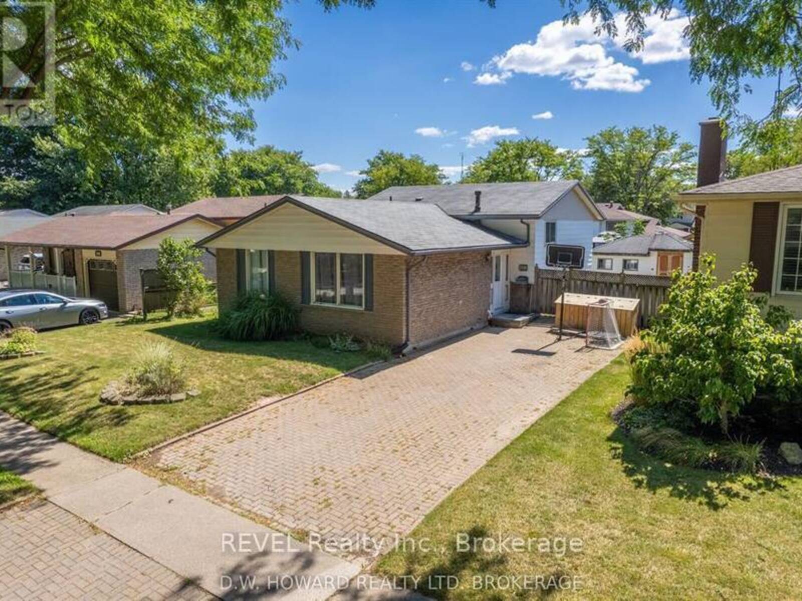 7116 HARRIMAN STREET, Niagara Falls, Ontario L2J 3S2
