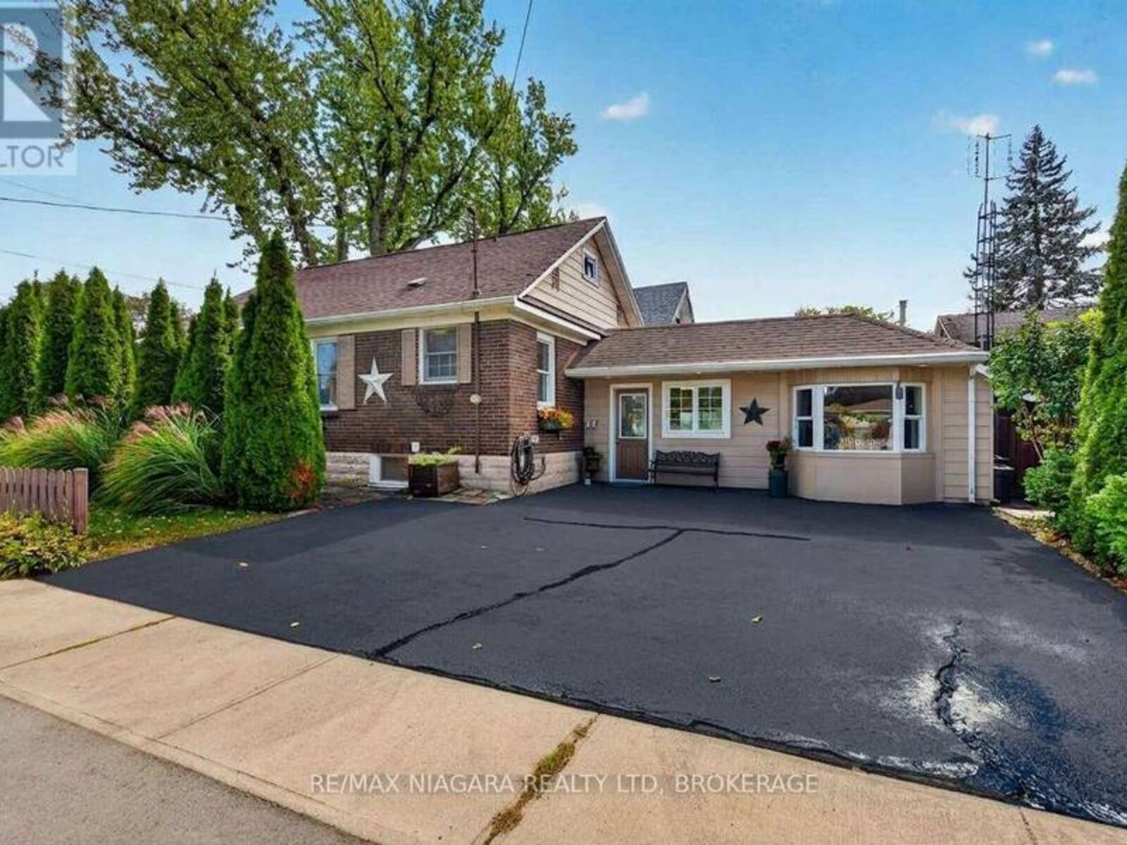 5657 PRINCE EDWARD AVENUE, Niagara Falls, Ontario L2G 5J1